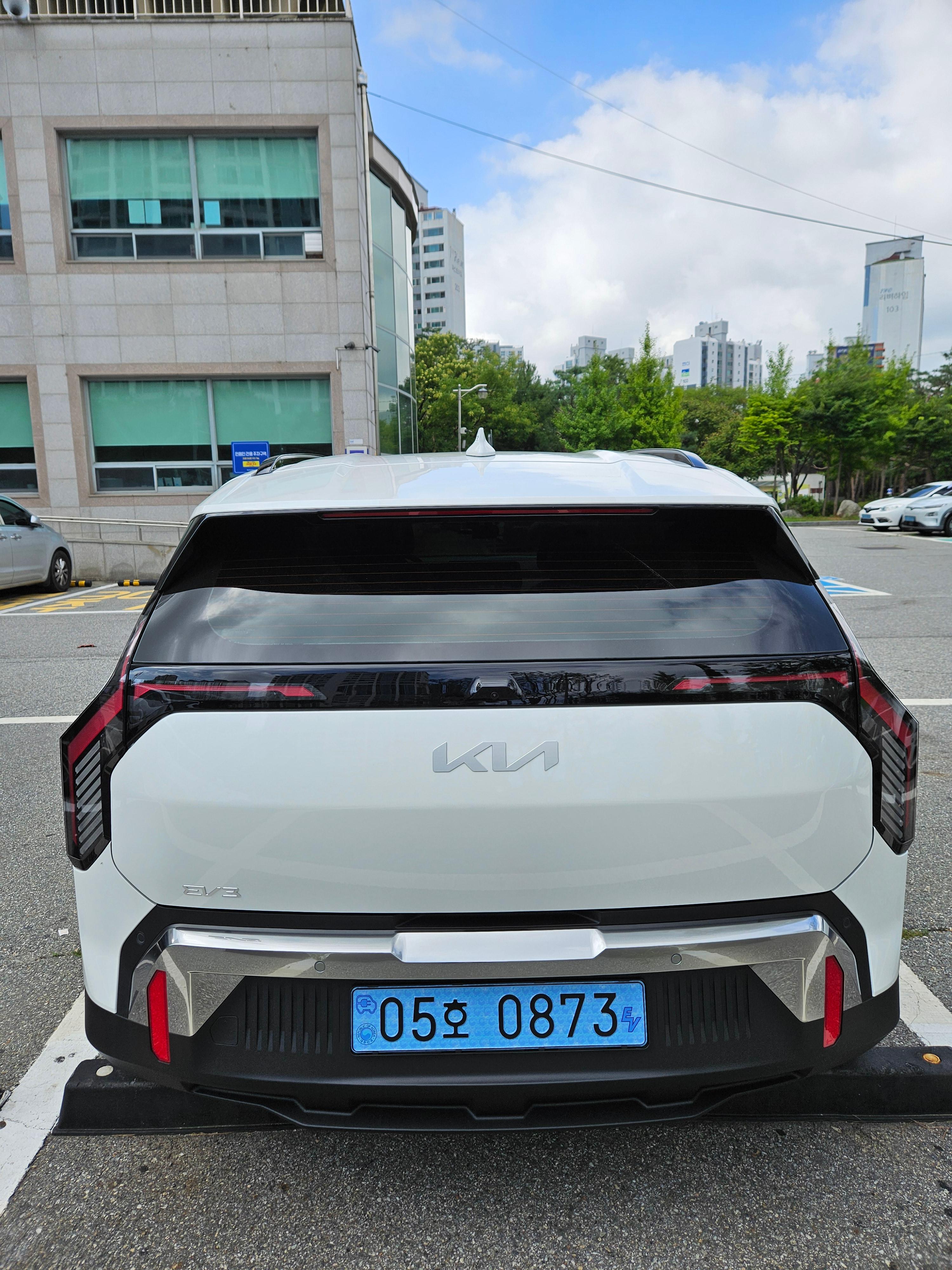 기아 EV3 출고후기 후면 사진