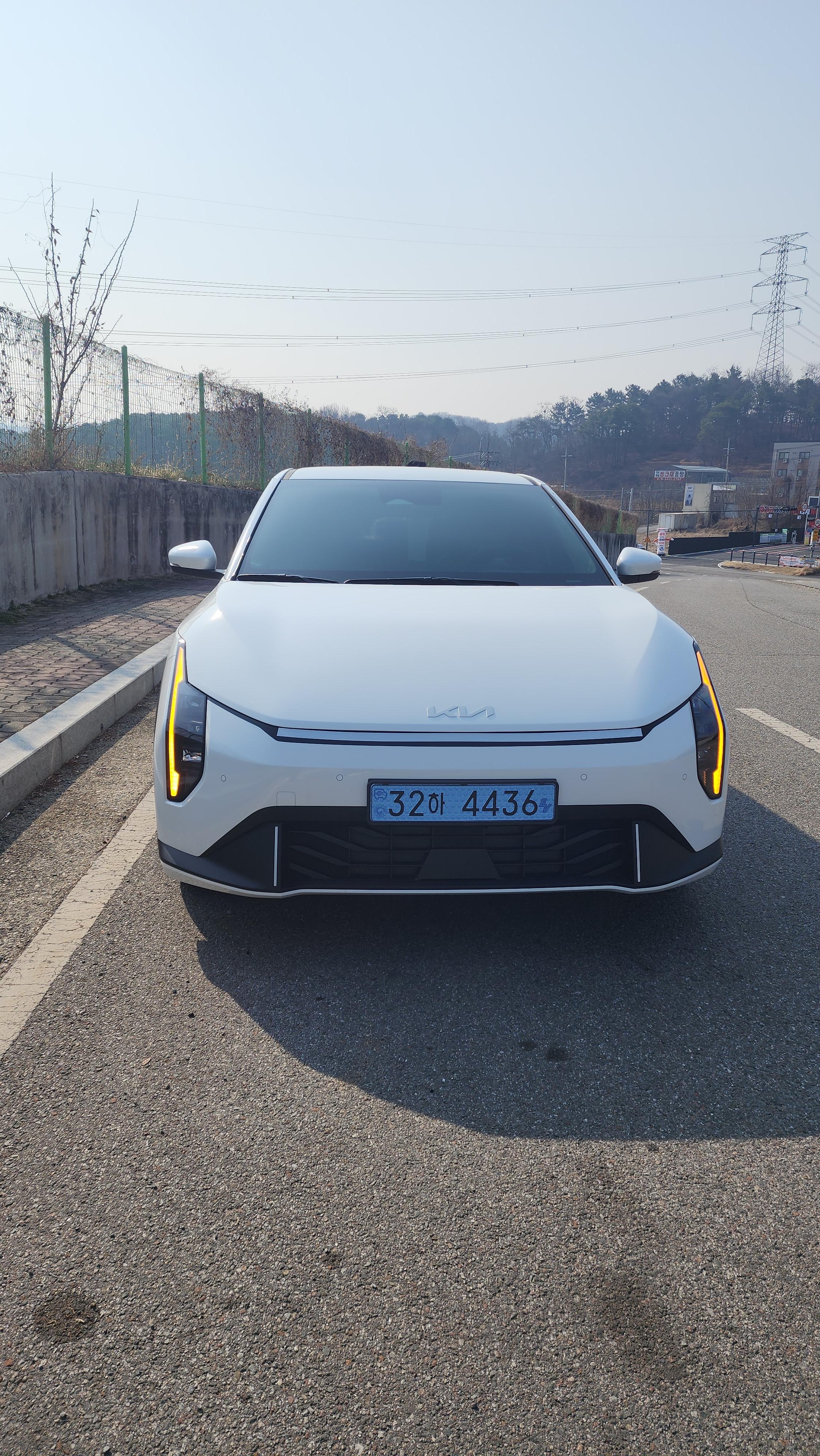 기아 EV4 출고후기 전면 사진