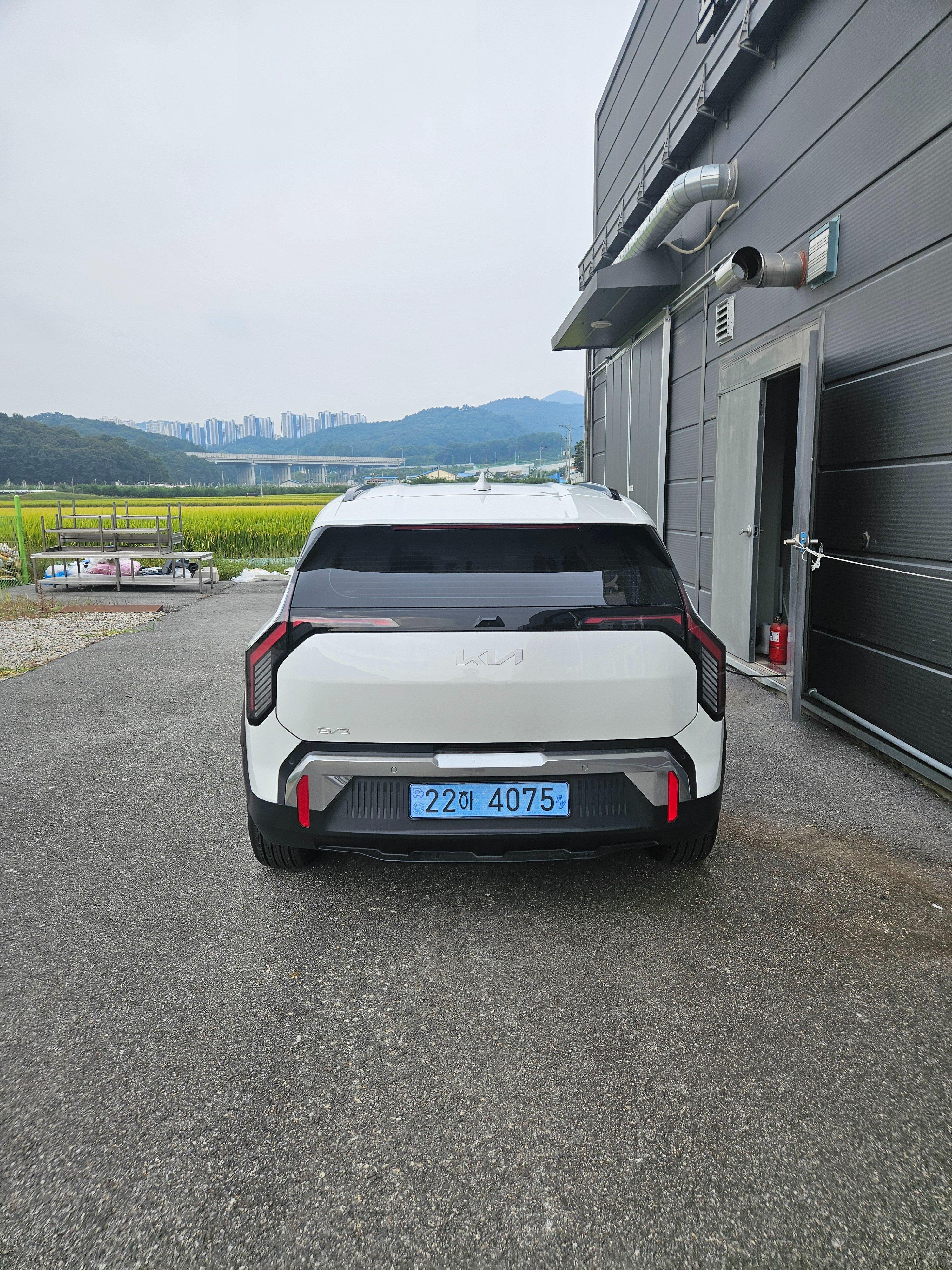 기아 EV3 출고후기 후면 사진