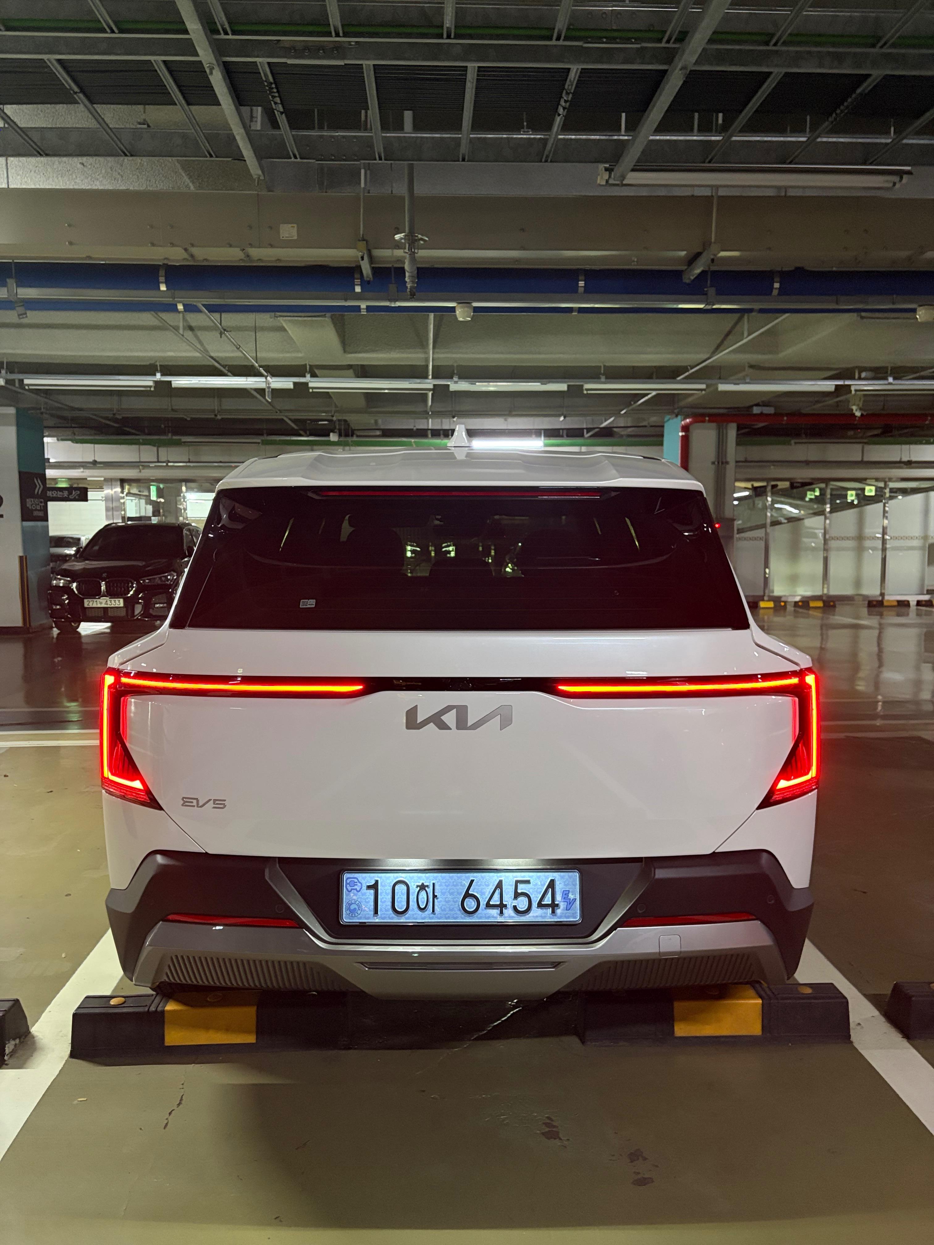 기아 EV5 출고후기 후면 사진