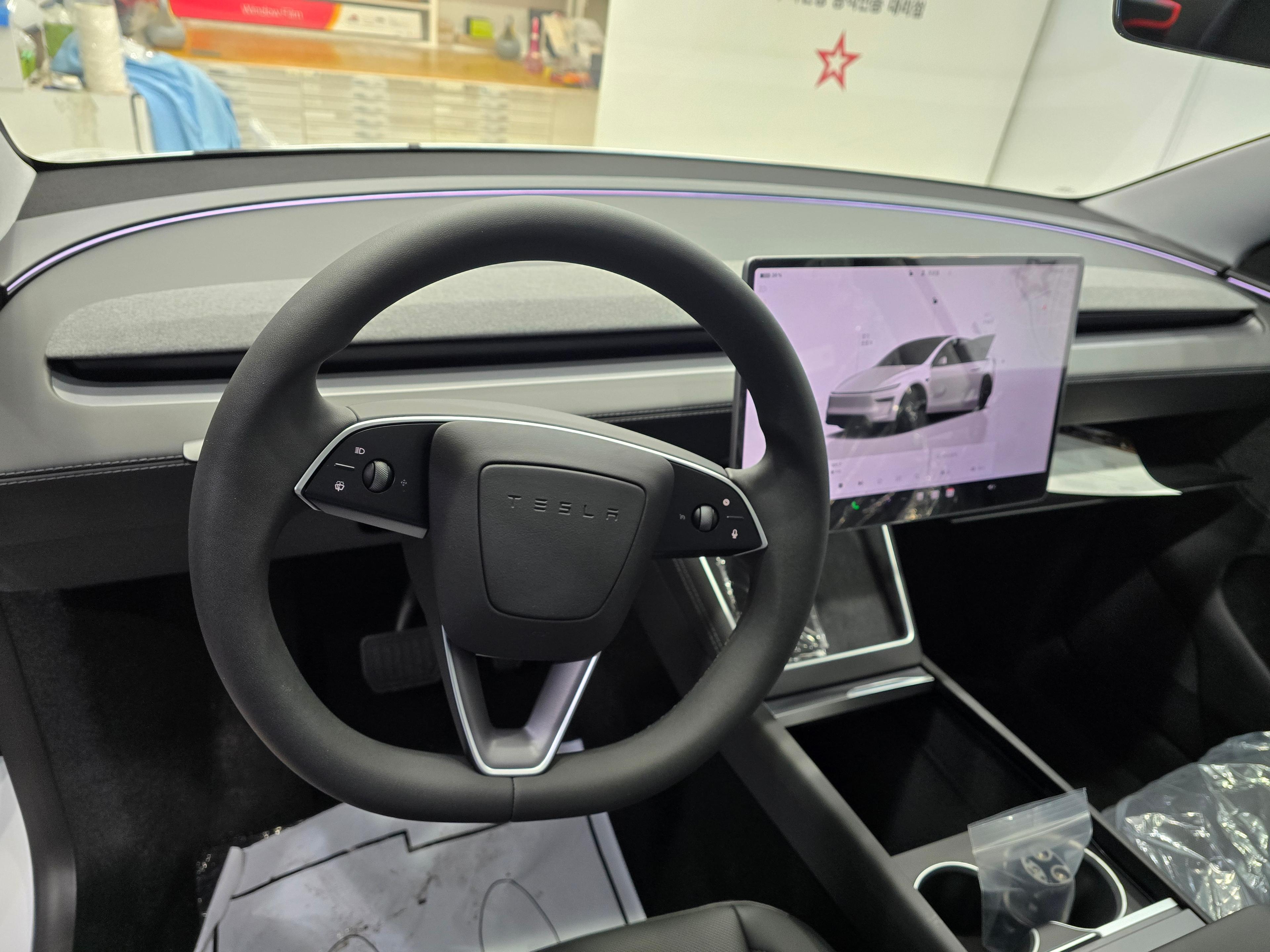 테슬라 Model Y 출고후기 내부 사진