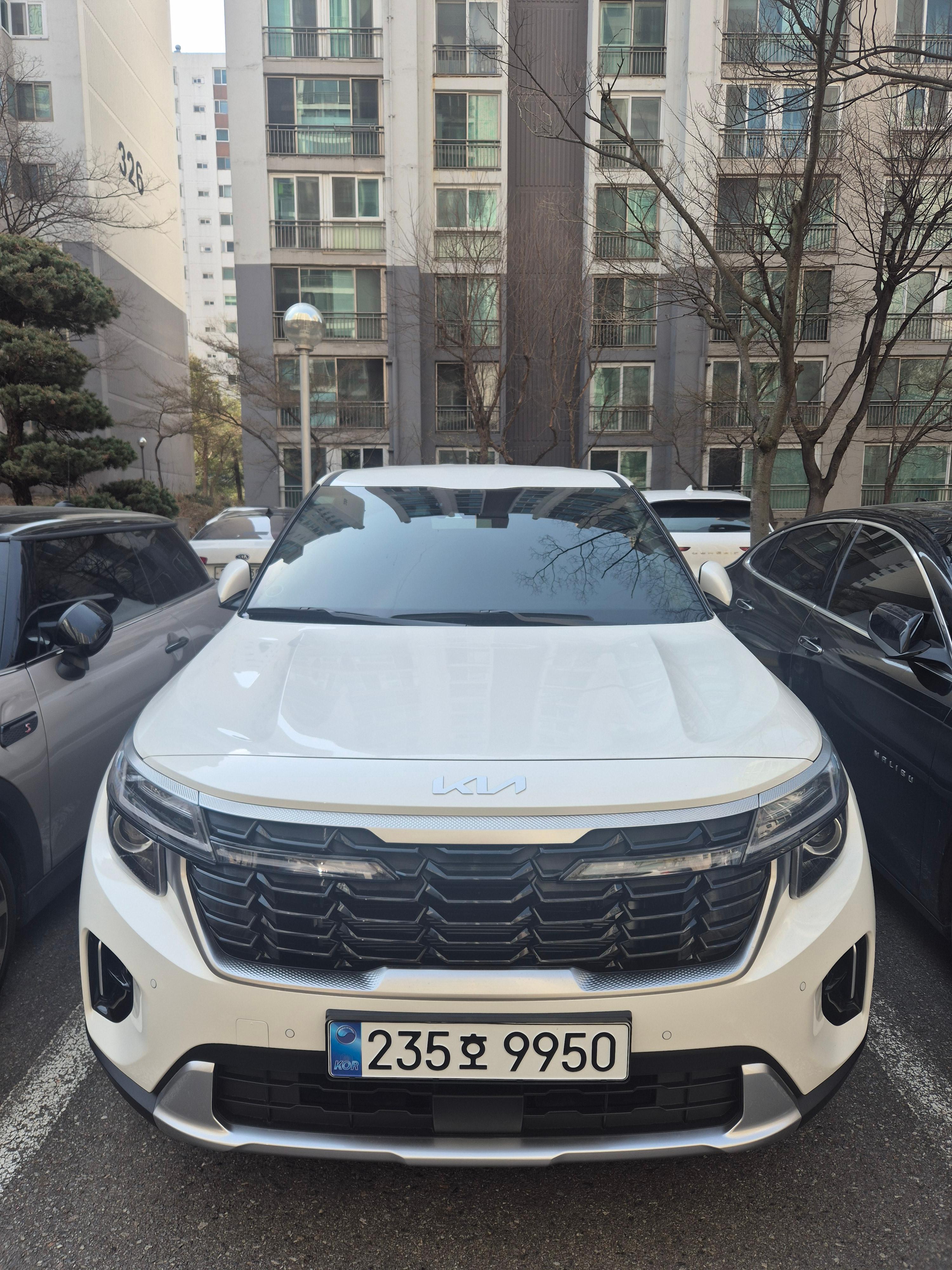 기아 셀토스 출고후기 전면 사진