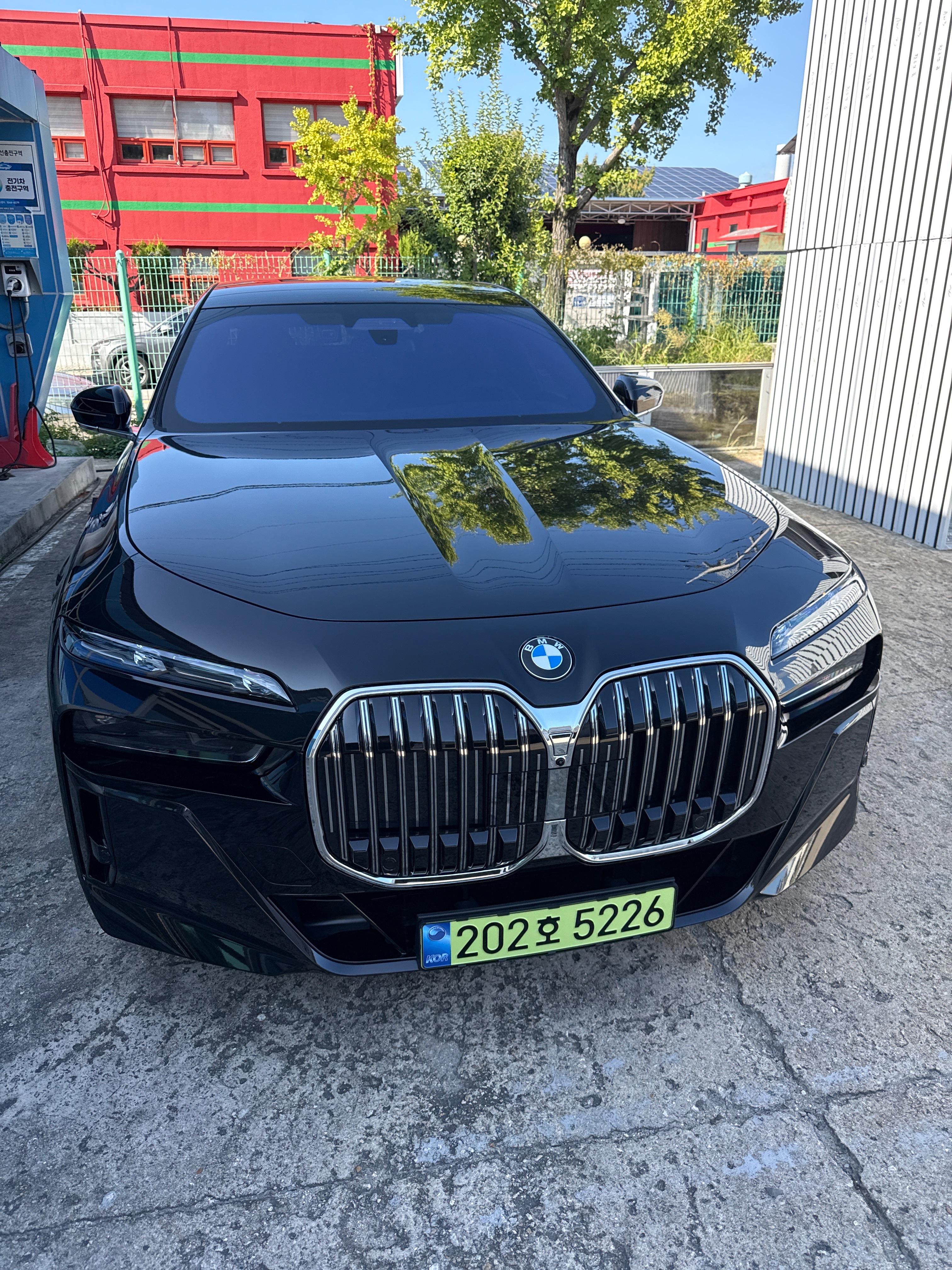 BMW 7 시리즈 출고후기 전면 사진