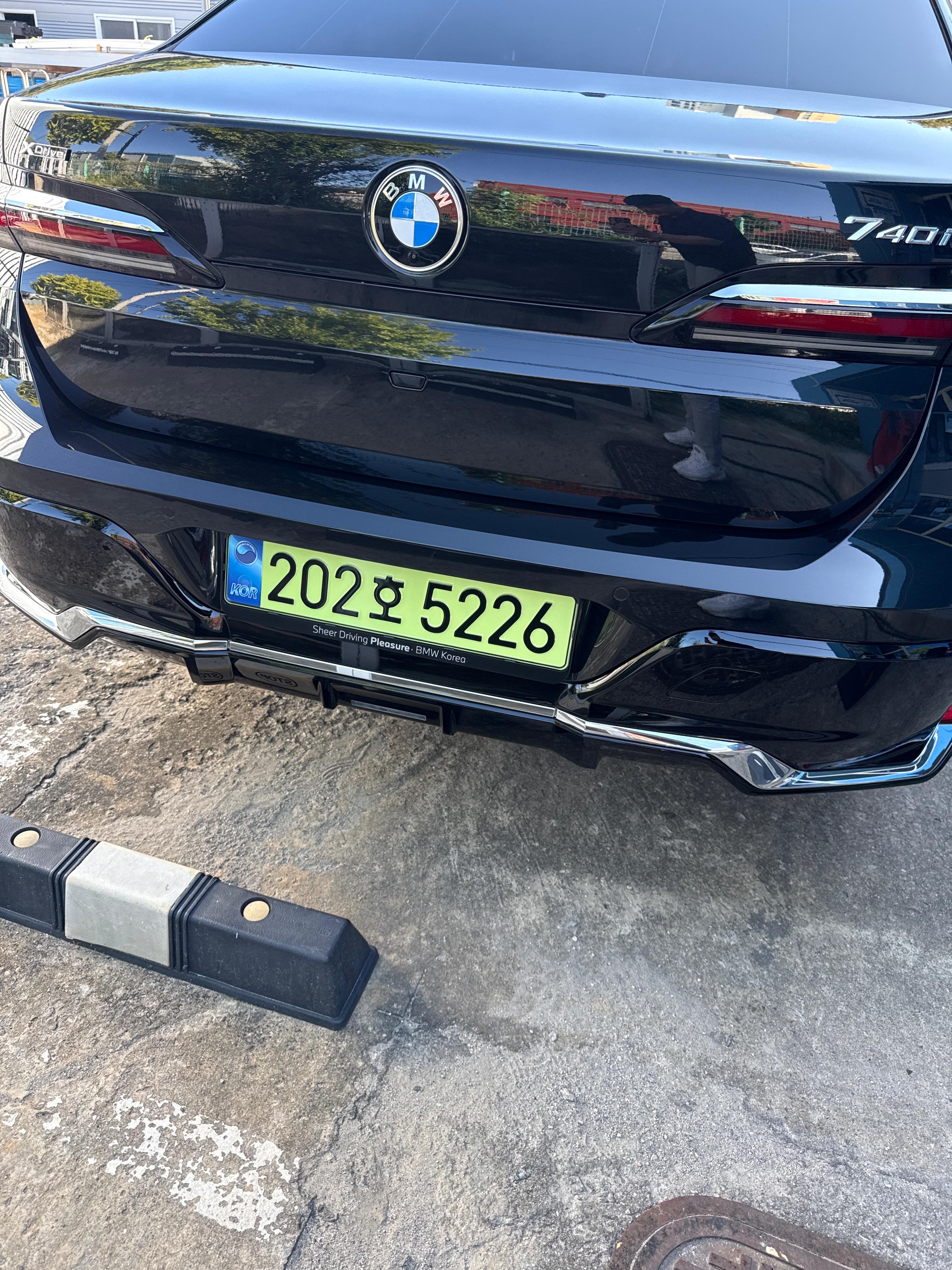 BMW 7 시리즈 출고후기 후면 사진