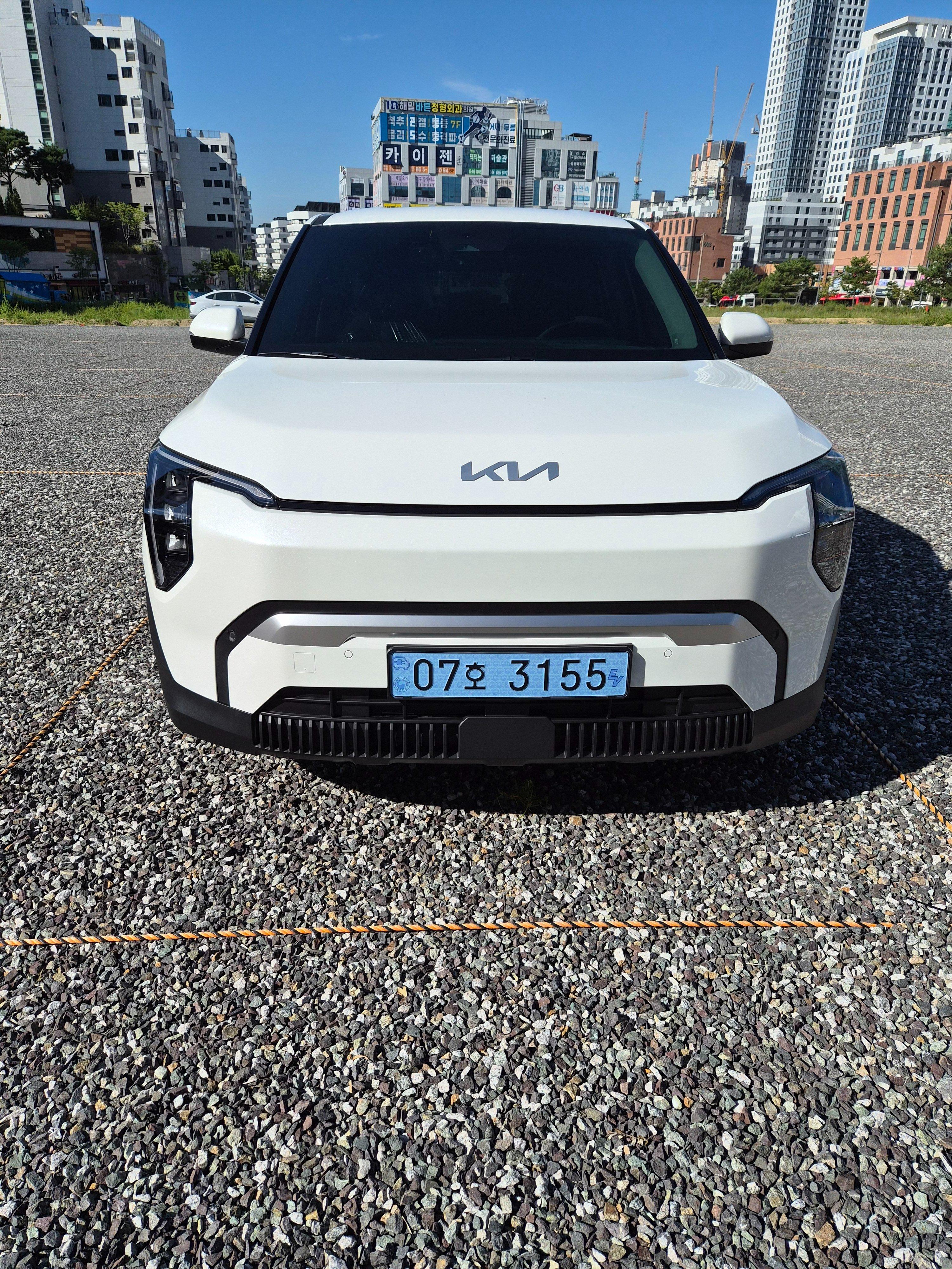 기아 EV3 출고후기 전면 사진