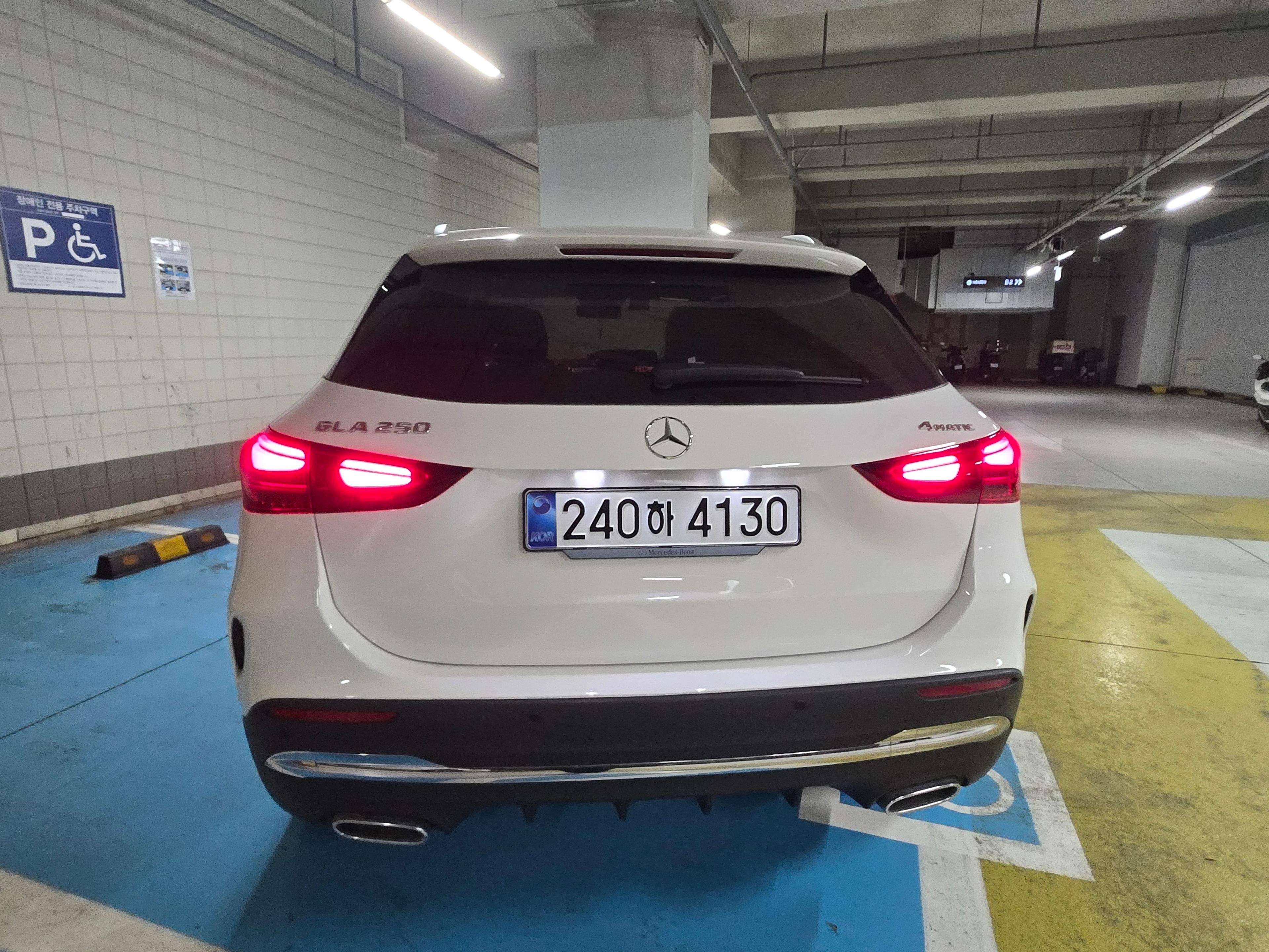벤츠 GLA-Class 출고후기 후면 사진