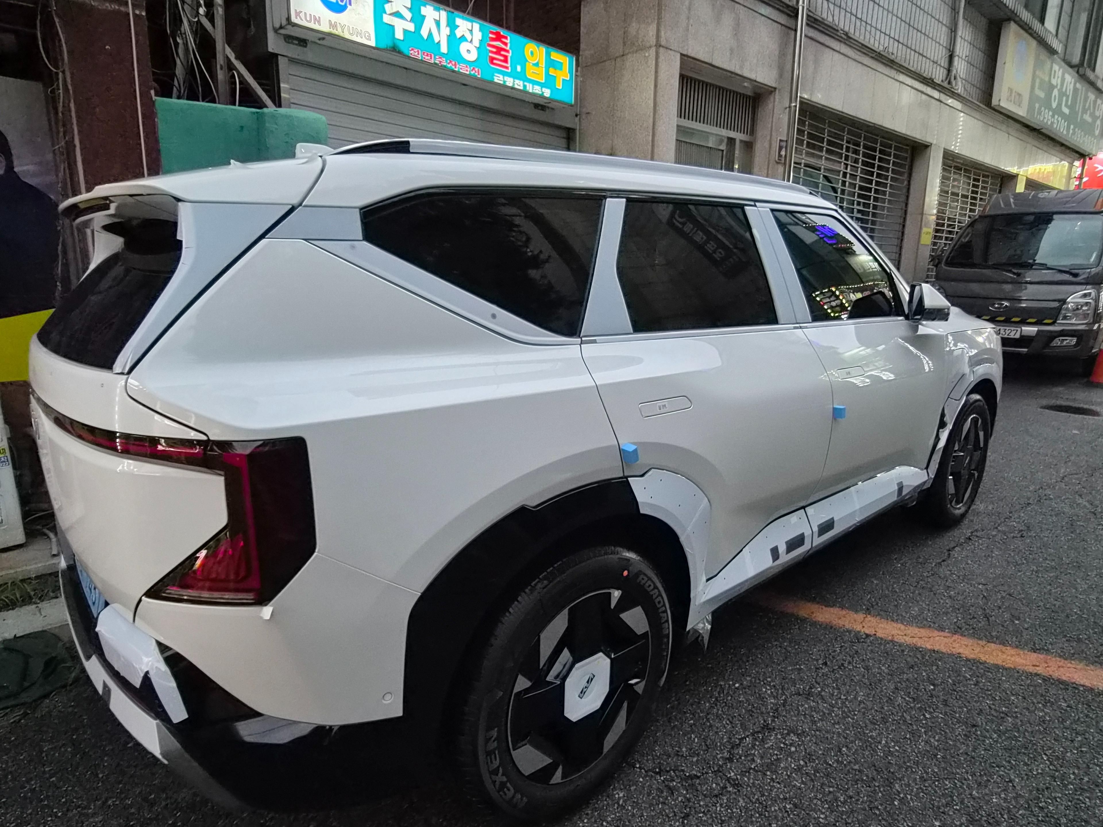기아 EV5 출고후기 옆면 사진